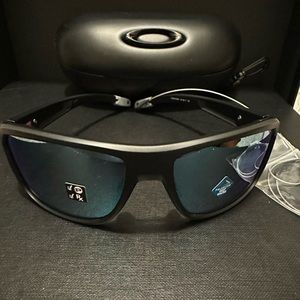 Oakley blue mirrored sunglasses